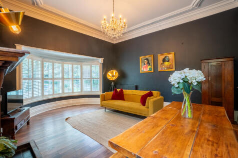2tudorhouse13