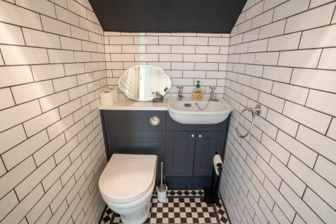 2tudorhouse18