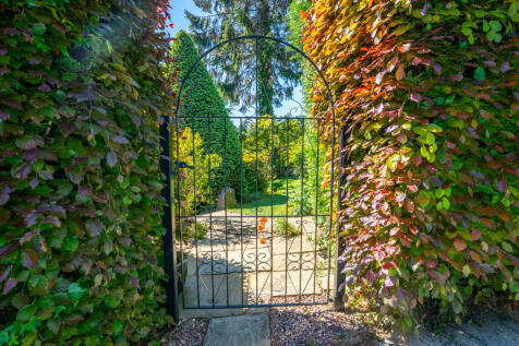 gate
