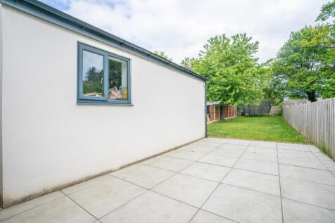 14burleyroad32