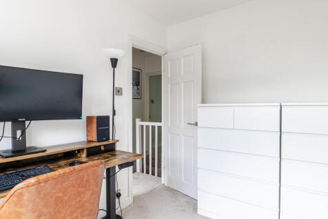 bedroom2b