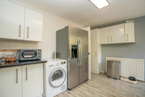 13brackenwoodclose13