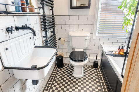 bathroom1a