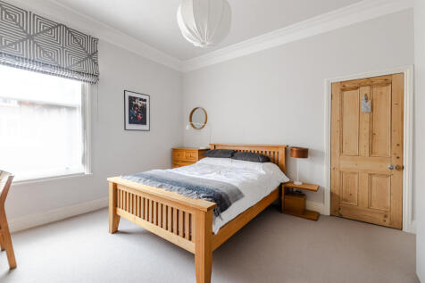 bedroom1c