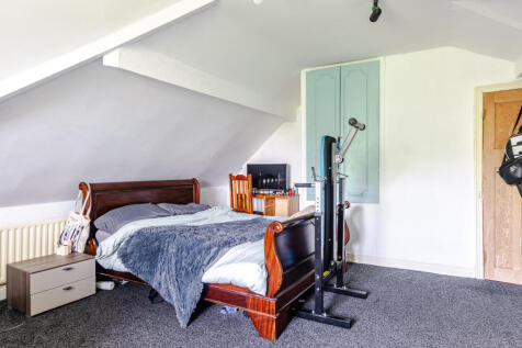bedroom4