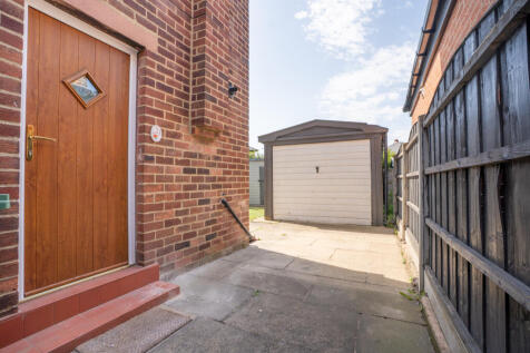 side/driveway