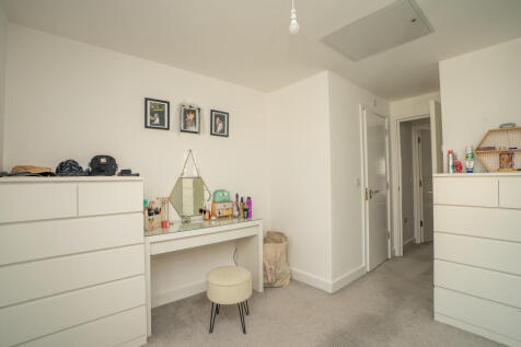 top floor bedroom 2