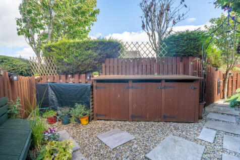 side garden