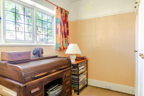 bedroom4