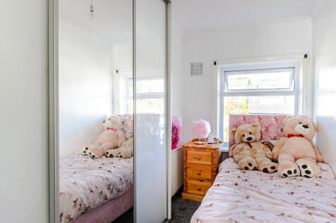 bedroom4