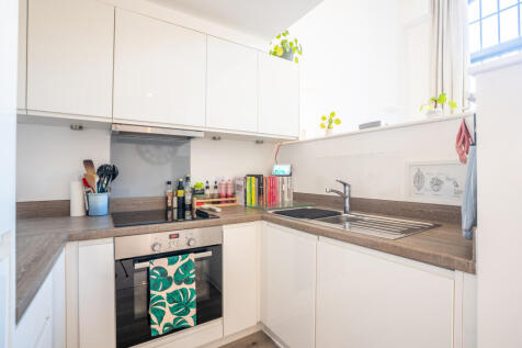 flat24oldschoolhouse11