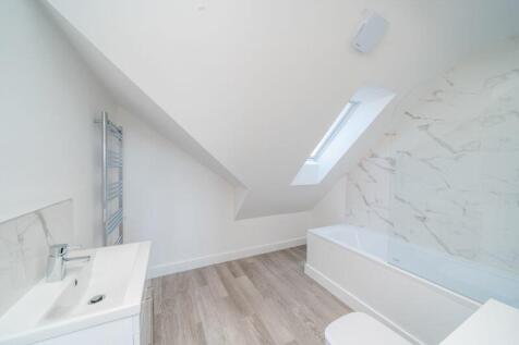 BEDROOM 1 EN-SUITE BATHROOM