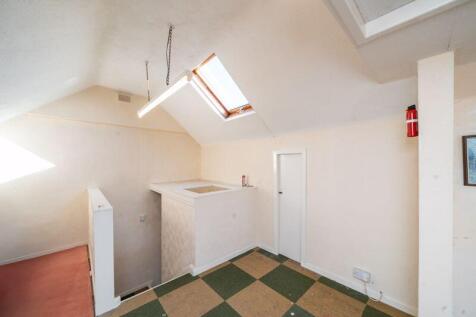 LOFT ROOM 