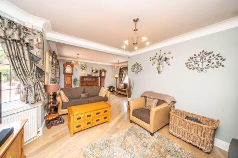 L SHAPED LOUNGE