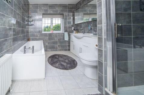 HOUSE BATHROOM
