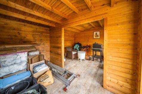 SUMMERHOUSE