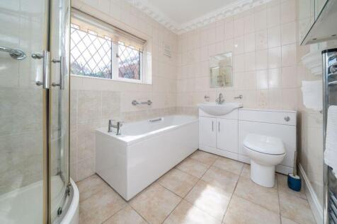GROUND FLOOR BATHROOM