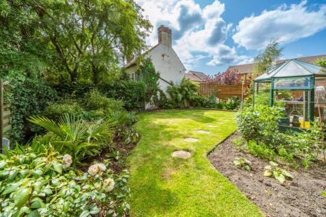 SIDE GARDEN