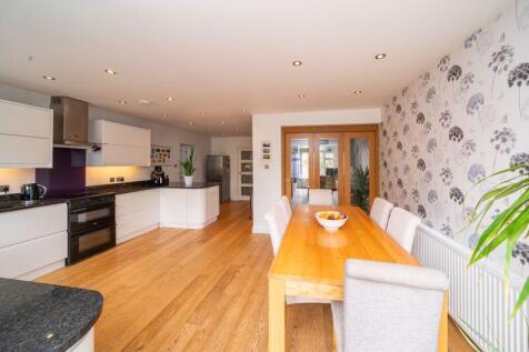 EXTENDED DINING KITCHEN