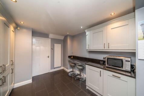 EXTENDED KITCHEN