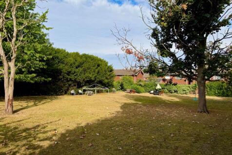 REAR COMMUNAL GARDEN