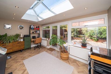 GARDEN ROOM
