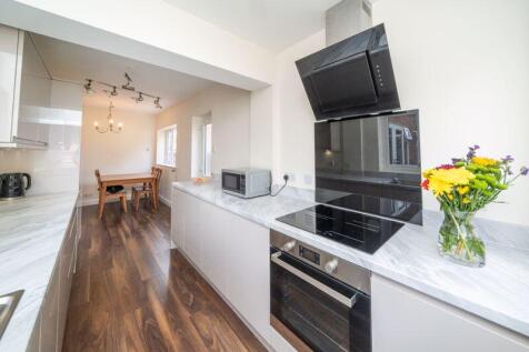 EXTENDED DINING KITCHEN