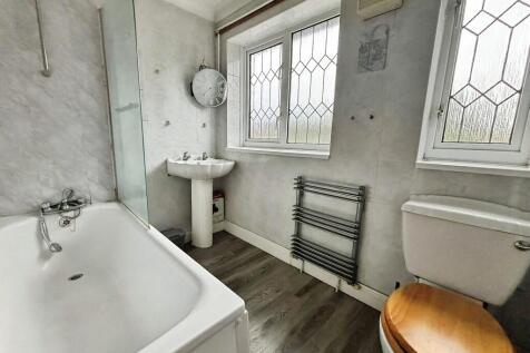 a8fc3226-WhatsApp...