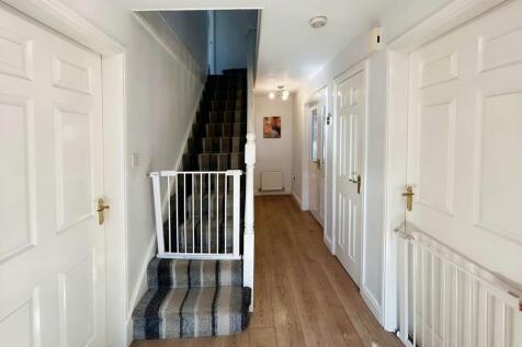 13ca6b5e-WhatsApp...