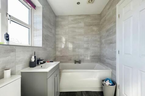 faad85c3-WhatsApp...