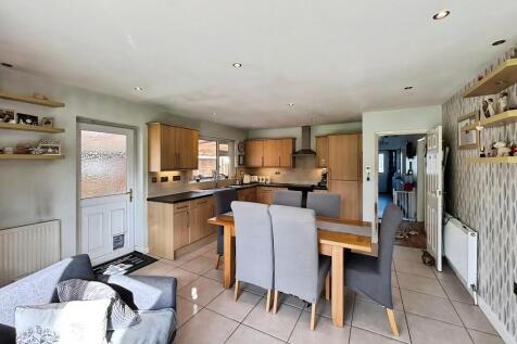 441459c8-WhatsApp...