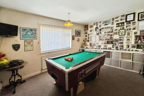 48c9fdbb-WhatsApp...