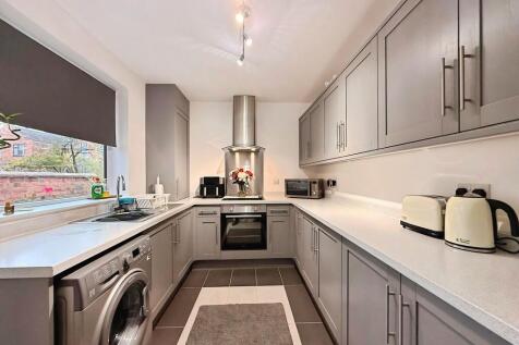 fe082a03-WhatsApp...