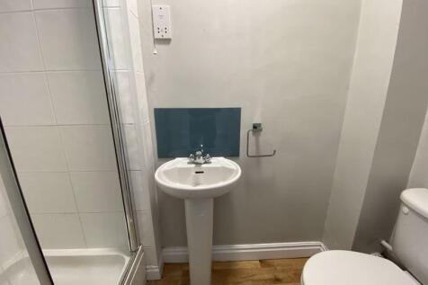 Bedroom 1 ensuite