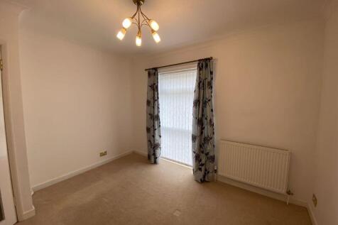 Dining/bedroom 3