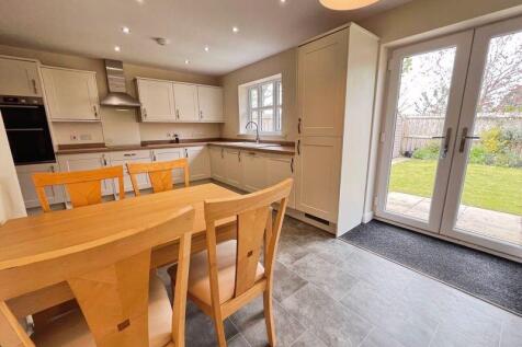 Dining kitchen