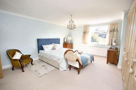 Ground floor en-suite bedroom