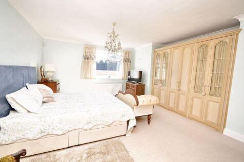 Ground floor en-suite bedroom