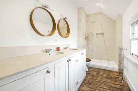 Bedroom One En Suite