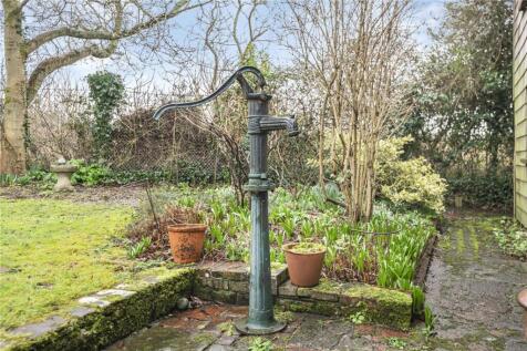 Garden Feature