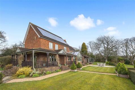 Loggia &amp; Lawn