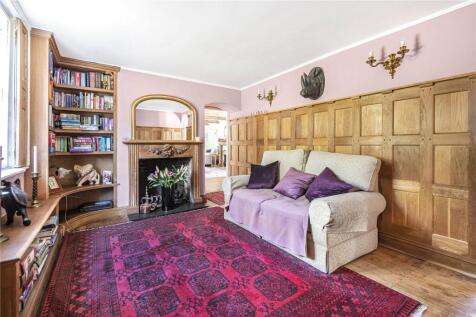 Hall/Snug