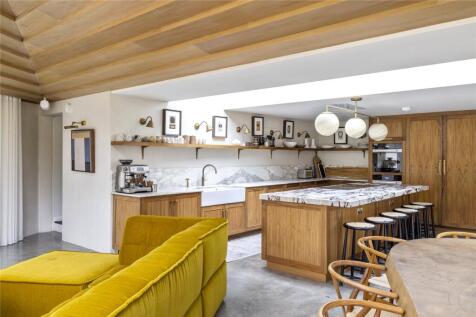Kitchen/Dining