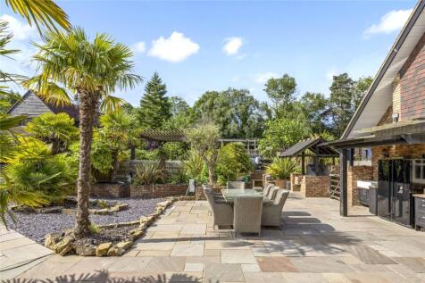 Outdoor Kitchen