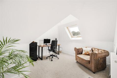 Bedroom 5/Study