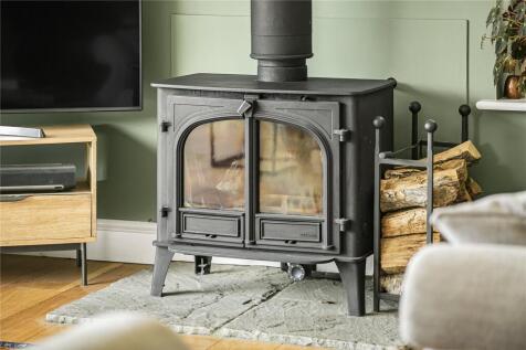Family Room Detail