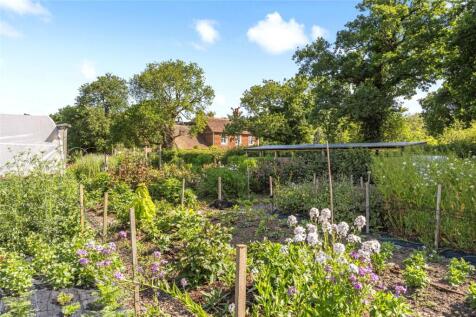 Kitchen/Flower Garde