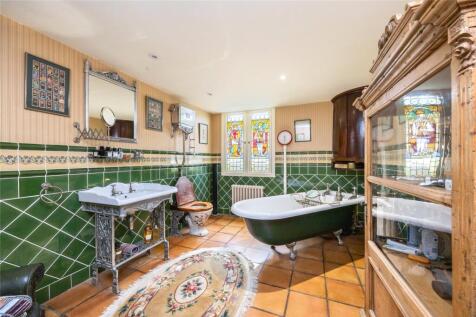 Famiy Bathroom
