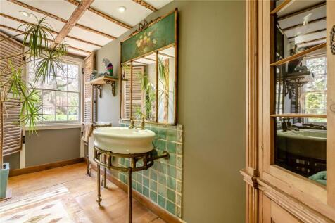 Family Shower Rm