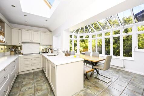 Kitchen &amp; Dining Rm